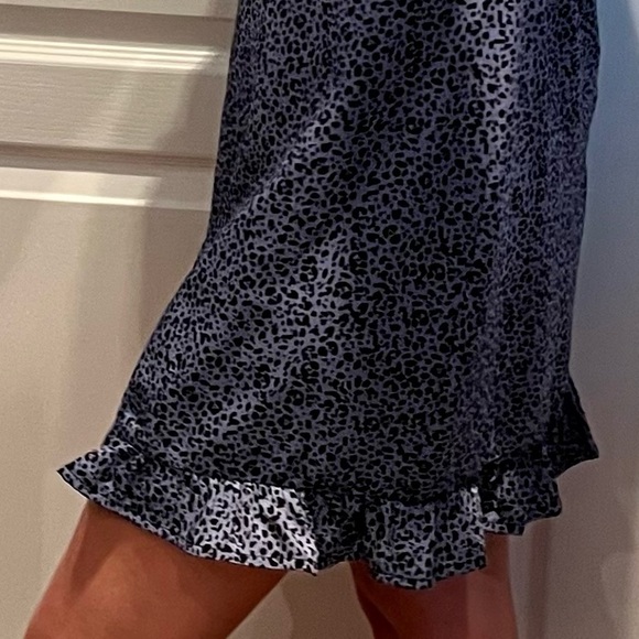 - Flirty animal print dress - Picture 6 of 14